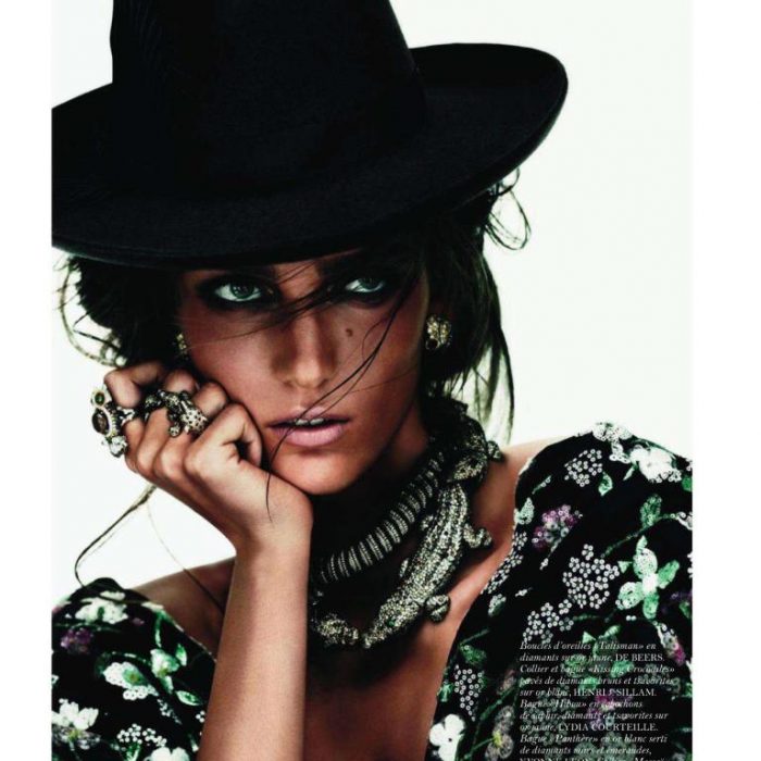 Libre Exces – Zuzanna Bijoch : Vogue Paris September 2011 : Josh Olins