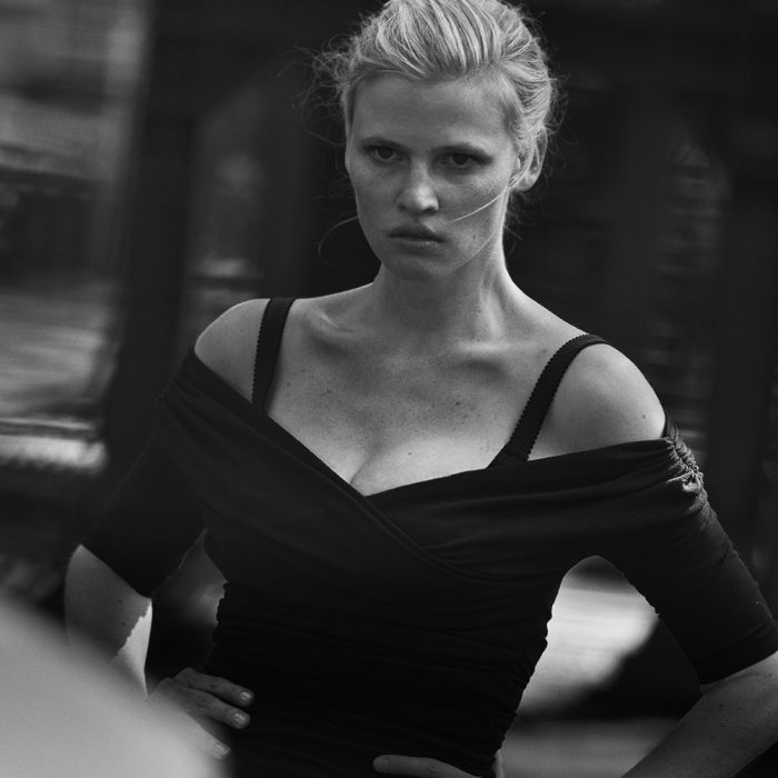 Vogue Netherlands October 2016 Lara Stone and Elisa Hupkes by Peter Lindbergh